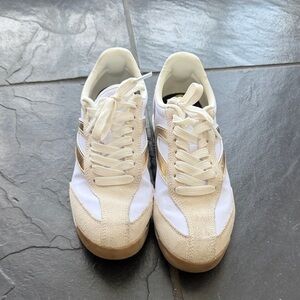 EUC Tretorn gold and cream sneakers